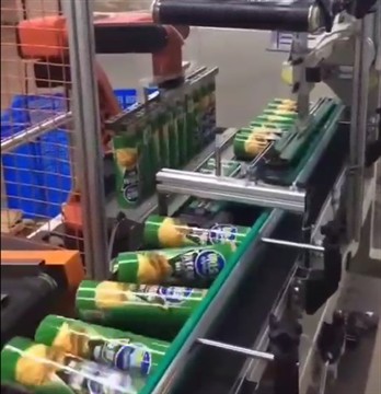 Industrieroboter werden häufig in der gefährlichen und schädlichen chemischen...